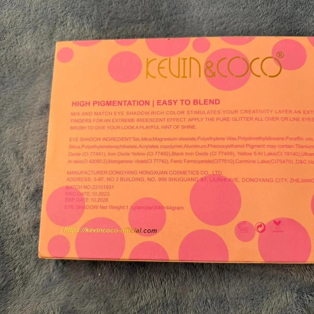 Kevin & Coco 40 Colors Eyeshadow Palette collectible new